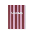 POSTKARTE KISS ME